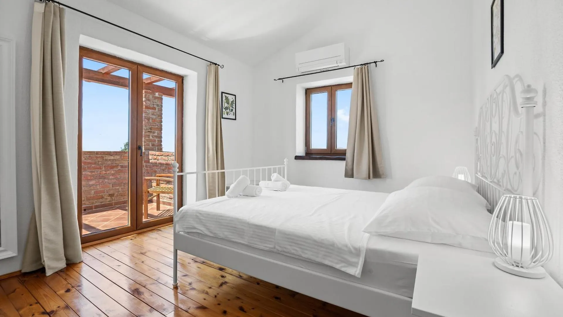 Villa Brioni With Pool By Rentistra Cabrunici