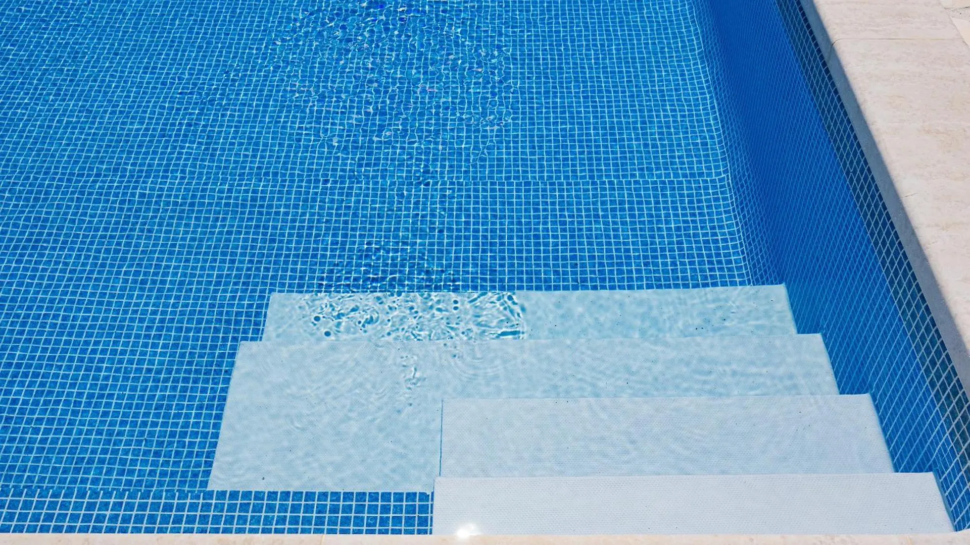 Villa Brioni With Pool By Rentistra Cabrunici Хорватия